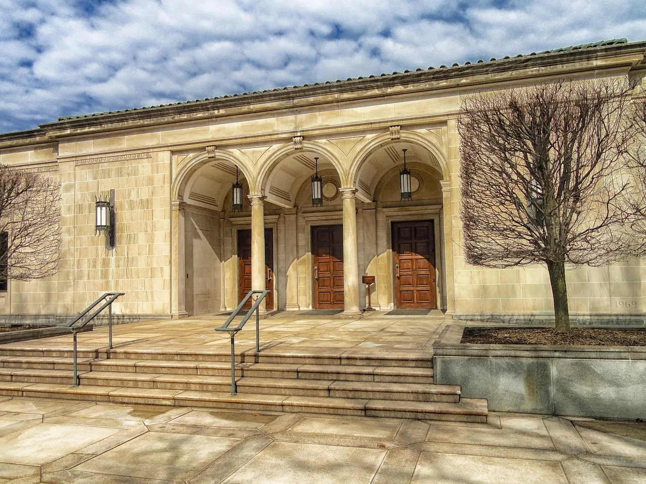 frick art museum, pittsburgh, pennsylvania, city, architecture, building, landmark, destinations, doors, pittsburgh, pittsburgh, pittsburgh, pittsburgh, pittsburgh. Volunteer-run museum accessibility: what to ask before you go